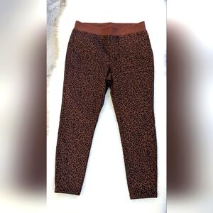 Cheetah print Capri pants. Barely used.